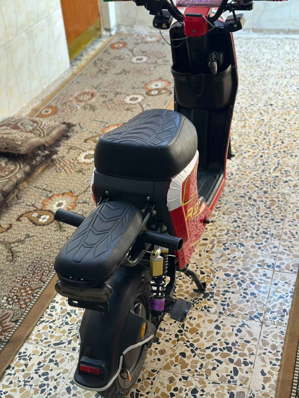 سلام عليكم دراجة لبيع R9موديل 2026الدراجه مكفوله ما عوزه شي جاهزه دراجه جديده كلش كهربايات كله شغاله السعر 500وبيه مجال قليل مكاني لمجر ناحية العدل رقم تصلل وتلل وبيه واتساب ‏‪***********‬‏

