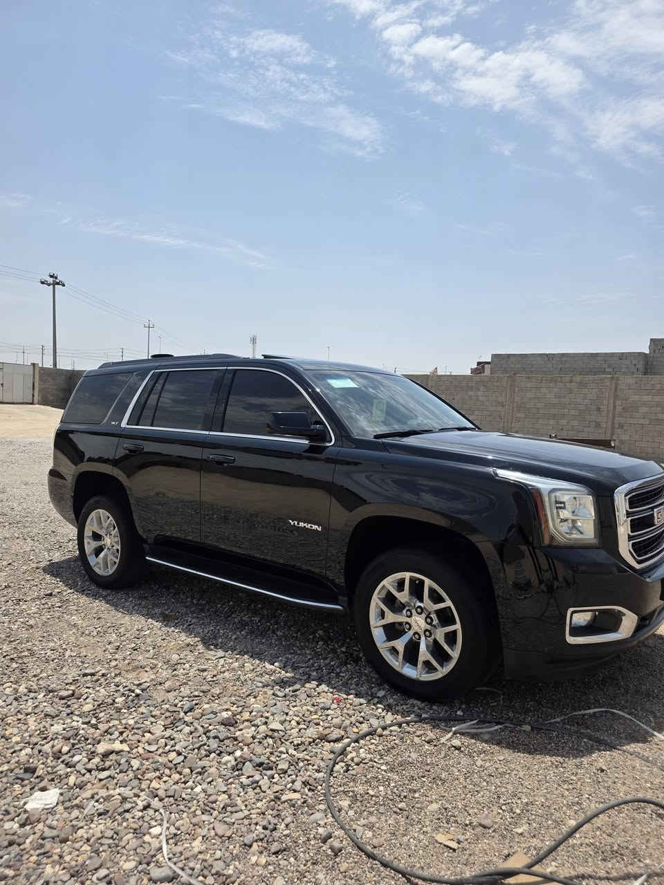 السلام عليكم
جمسي يوكن موديل 17 كفاله عامه 
السياره جديده ماشيه 135 الف 
مكاني بصره زبير 
السعر 350 وبيها مجال 
رقمي ***********
