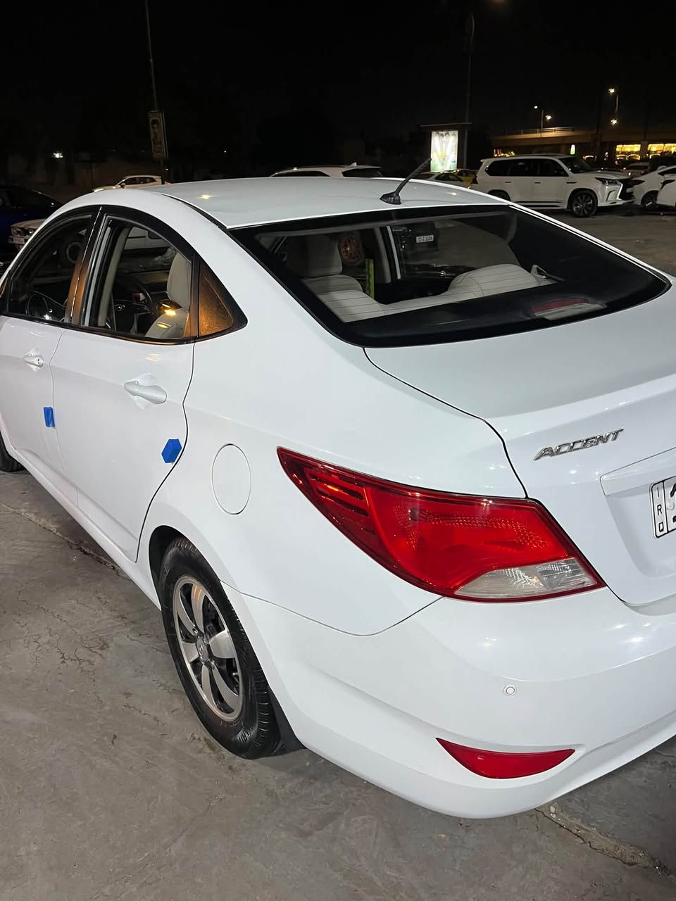 السلام عليكم اكسنت 2016 خليجي
كفاله عامه ماعدا بلدواسه بيها طخه خفيفه

كير ومحرك مكفول تخم تايرات جدد

ماشيه 2260 محرك 1400

 سياره نضيفه تبريد ثلج 

السعر 100 

الرقم ***********
