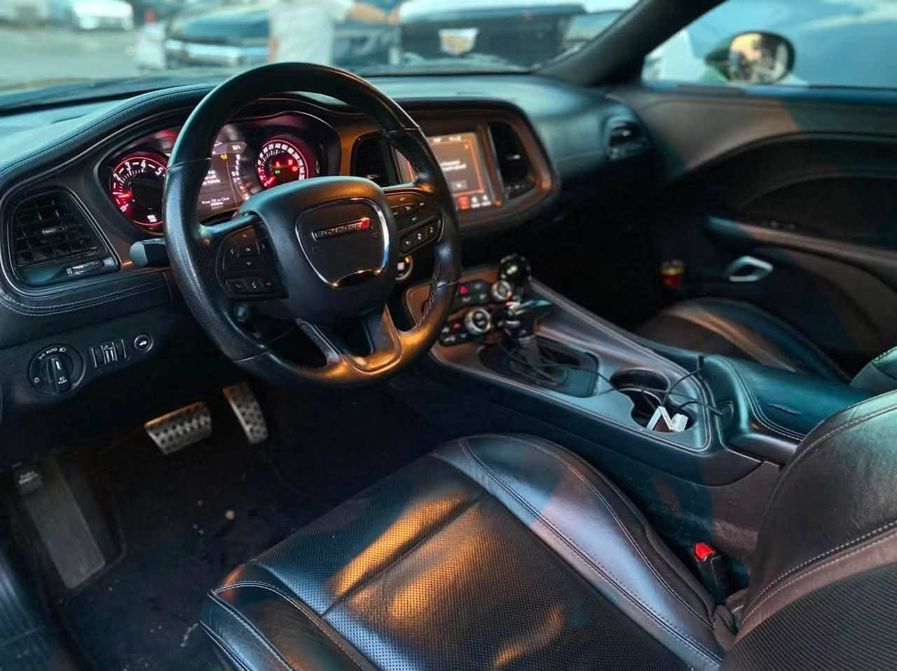 جالجر 2023     SXT  3.6 AWD
المسافة المقطوعة 35000mil
بدون صبغ السيارة ضررها بونيد مبدل وربع الجاملغ عكس السايق بارد وبارد بين باب السايق والجاملغ اقل الشبر 
لون مميز مواصفات فول فتحة تبريد كشنات تدفئة تحكم ستيرن 
سيارة بأسمي تحويل عنوان بغداد الرصاف
السعر 170 بيها مجال 
رقم  ***********
