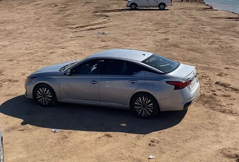 🚘 نيسان ألتيما 2023 SV

💰 السعر: 162 ورقة — بيها مجال
إذا السعر ما ناسبك، اعبر المنشور.

🔹 المواصفات:
• محرك 2.5 تنفس طبيعي
• كير ومحرك بشرط
• تخم تاير جديد
• بدون قطرة دواخل
• بدون إيرباك
• على وضع الشركة
• كشن كهرباء
• تحديد مسار + رادار
• 360 درجة
• توقف ذاتي
• مثبت سرعة
• نظام ABS
• شاشة CarPlay
• تشغيل عن بُعد
• ومواصفات إضافية
ممشى ٧٨ م
رقم شمالي

🛠️ الحادث:
خشم البنيد + جاملغ، سكن سطحي.
 والبنيد بلاد مصلح.

📸 رقم الشاصي عندك، كلب الصور براحتك.
🔢 والسونار بالمنشور.

📍 المكان: ديالى — خانقين

📱 للاستفسار واتساب:
***********
