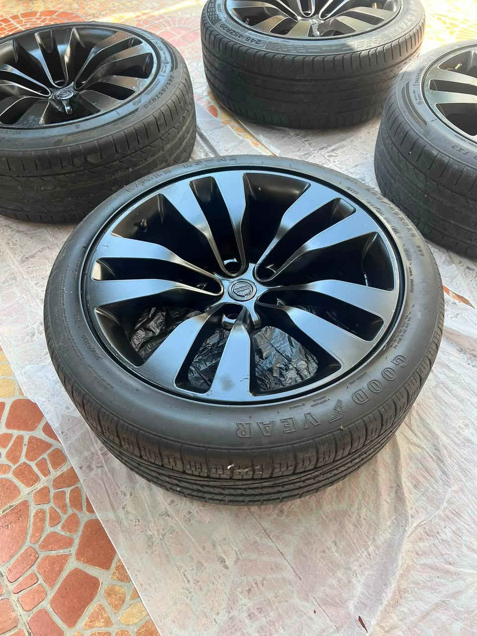 ويل حجم ٢٠ srt بيع مراوس بي مكانين ثلاثه لحيم ويا تايرات نظيفه ويا تايرات ٤٠٠ الف بدون تايرات ٣٥٠ الف مكان دهوك *********** بيع مراوس
