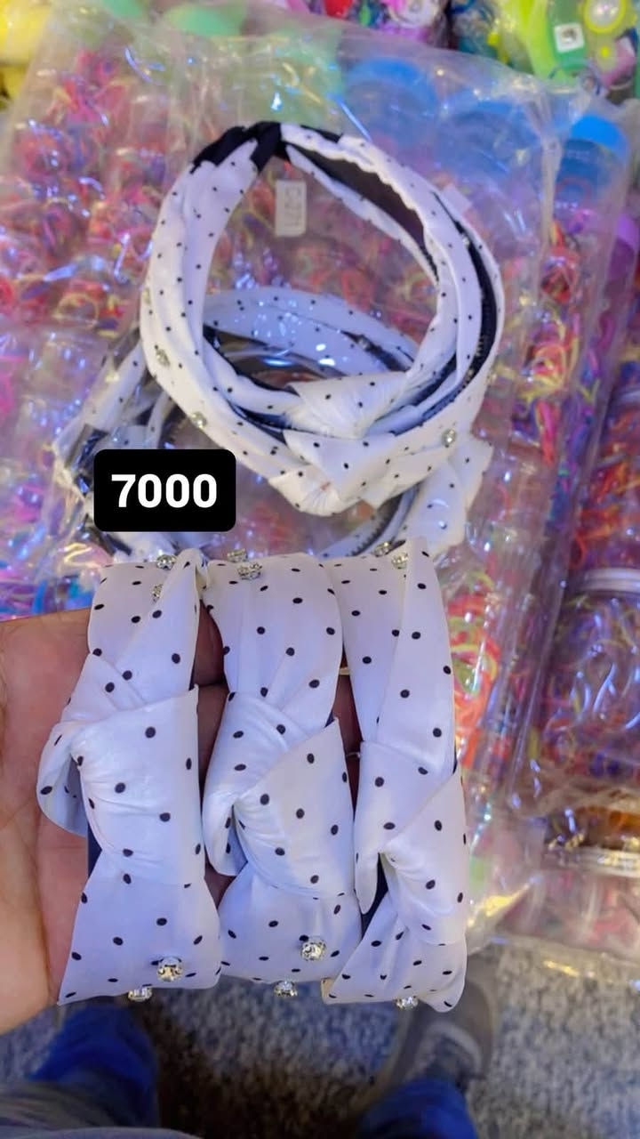 ✨ وصل الجديد ✨
أكسسوارات أنيقة مدرسية  🔥
جودة ممتازة وأسعار حلوة 💎
راسلونا للحجز والاستفس

📲 الخاص مفتوح… والكمية محدود
توصيل لكافة محافظات العراق
العنوان // بغداد - الوزيرية الصناعية - شارع معمل الثلج 
للتواصل واتساب الجملة
https://wa.me/9647765721178

***********

نص مكتوب في الصور:
- 10,000 +964 790 450 0736 32 Photos
- 10,000
- 5000
- 7000
