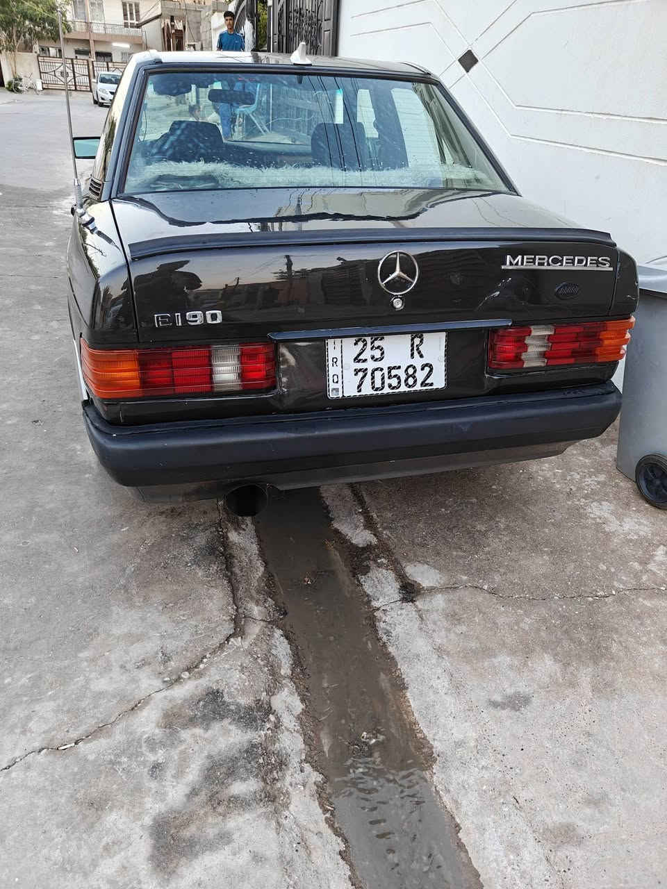 مارسيدس e190 طيارين رقم كركوك مشروع وطني سنويه وهزه لحد ٢٠٢٧ السياره باسمي تحويل ثاني يوم  محرك ونجي  ٦ دبلات سليمه بعدها ع بلاد  مصبوغه عام بيها ٤ اصابع معجون بالجامرلغ الخلفي بصف الايت فقط و شبر تعديل بارد بالجامرلغ الامامي بدون معجون السياره تقريبا كلين _ كير ومحرك شرط تبريد ثلج كهربائيات شغاله كامل السياره صافيه ما متعوبه سعر ٥٣ ورقه  متواجده بكركوك ***********

