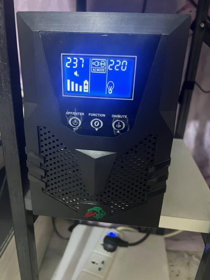 السلام عليكم
Ups اونلاين للبيع 
صاله ٣ اشهر من جبته الجهاز جديد كلش ويطي فولطية ثابتة مثل ما بالصور يفيد الاجهزة الحديثة مثل pc او بلي فايف بطاريته جديدة بعدها 

اخذته ب ٢٢٠ ابيعه ١٥٠ للتواصل واتس اب ***********
