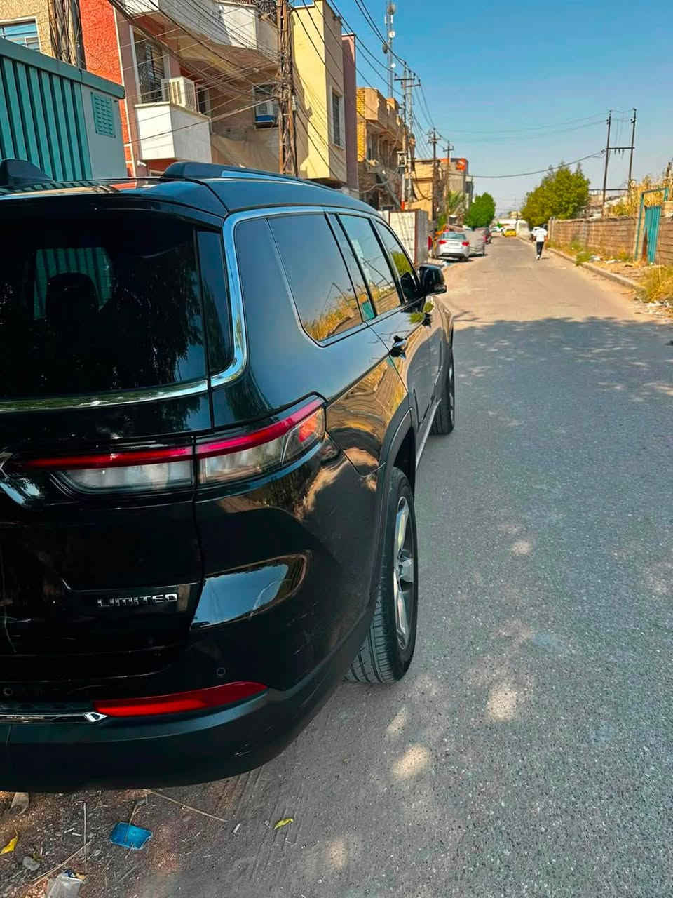 السلام عليكم للبيع | جيب كراند شيروكي L  موديل 2021 | 7 راكب فول موصفات
الحادث : جاملغ خلفي بارد شبر فقط 

ماشية :60 ميل

المواصفات: Limited

✅رادار امامي خلفي وحساسات 

✅جنطة كهرباء 

✅ مقاعد (vip

✅ محرك V6 سعة 3.6 لتر

✅ كير أوتوماتيك 

✅ شاشة وسطية كبيرة تعمل 

✅ دعم Apple CarPlay & Android Auto

✅ فتحة سقف بانوراما

✅ مقاعد اسود فاخرة مع تحكم كهربائي

✅ تشغيل بالبصمة وستارت زر

✅ كاميرا خلفية و صندوك كهرباء

✅ حساسات أمامية وخلفية للمساعدة على الاصطفاف

✅لد اضاءة داخلية في الابواب

✅ مكيف ثلاثي المناطق للمقاعد الأمامية والخلفية

✅ إضاءة LED أمامية وخلفية

✅تبريد 3 قطع

مكاني بغداد الشعب عارضه ب267 وبيه مجال ***********
