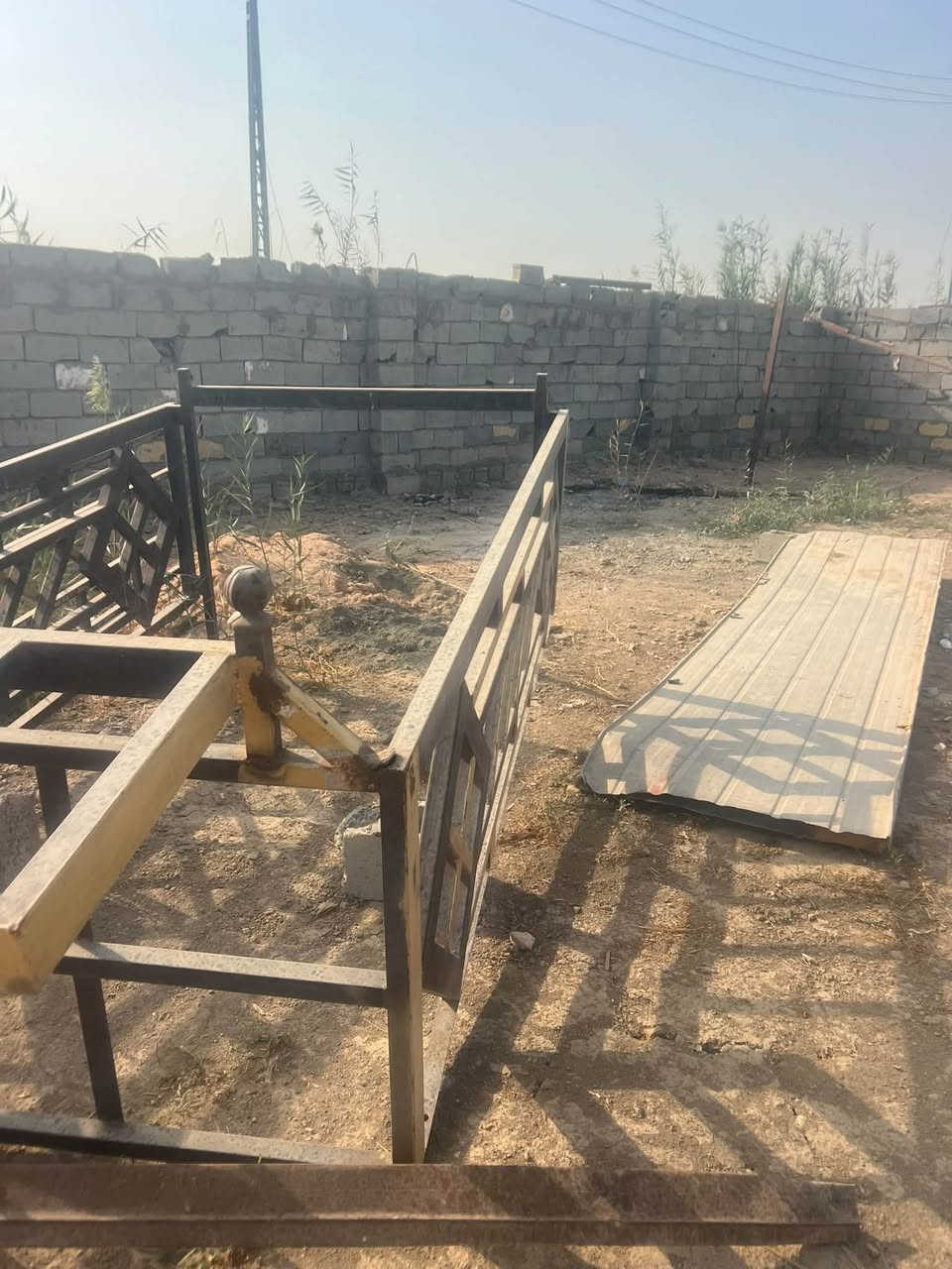 حجر • قطع غيار • سيارات