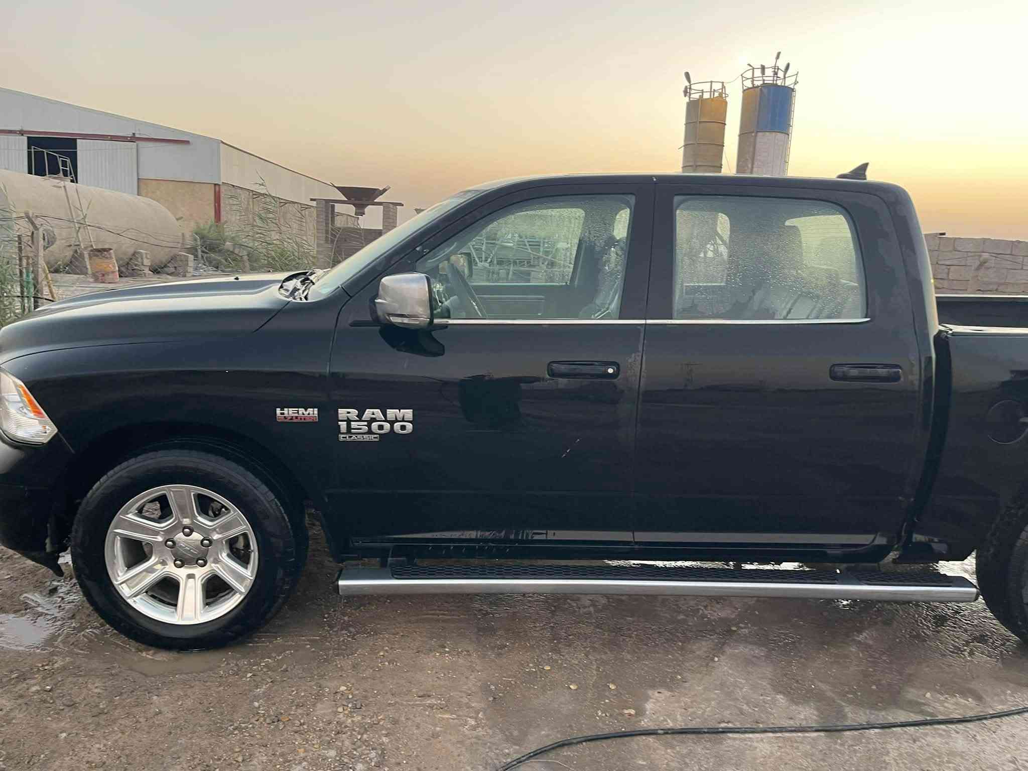 دوج رام 2019
*********** 
السعر 160$ 
السياره جاهزه حادثه بسيط
