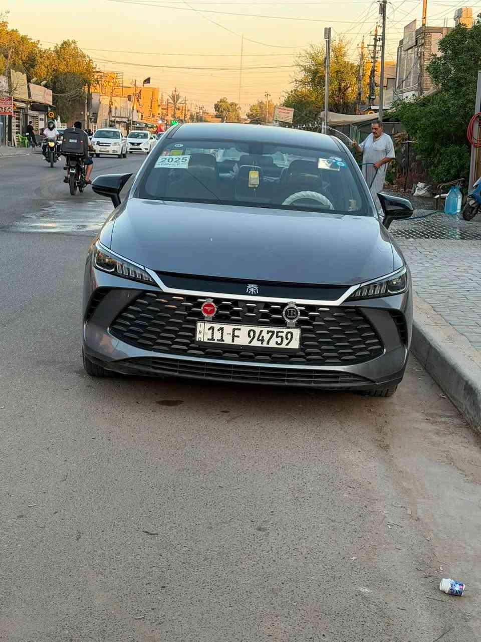 السلام عليكم 
بيوايدي كن بلاص بيه طخه كما موضح بلصوره بدون دواخل بدون ايرباك ماشيه كلي ٢٠
عنوان بغداد السيديه 
للاستفسار ***********
السعر ١٨٣٠٠وبيه مجال قليل
