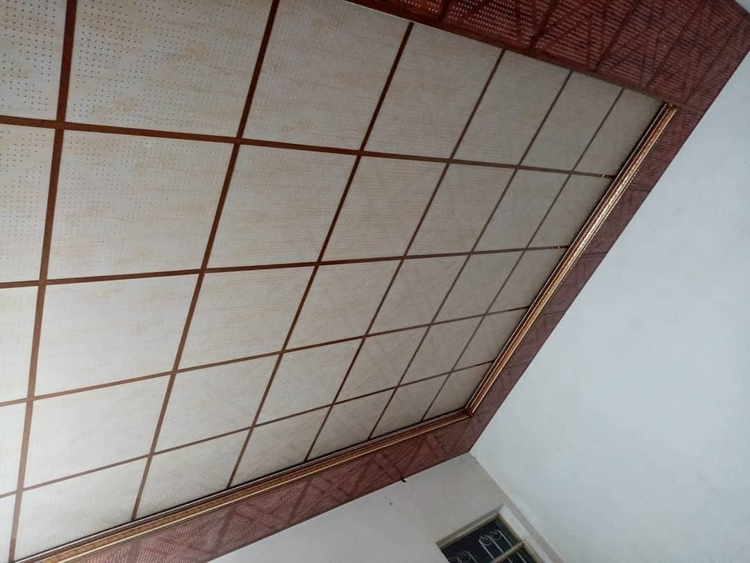 سلام عليكم 
يوجد كادر متخصص بعمل السقوف الثانويه 
وديكورات غرف الاعراس وبأسعار مناسبه
وأيضآ كادر متخصص للصبغ بأنواعه 
وكادر متخصص لأدامه السبالت وتنصيبها 
للتواصل على الارقام التاليه
(***********)
