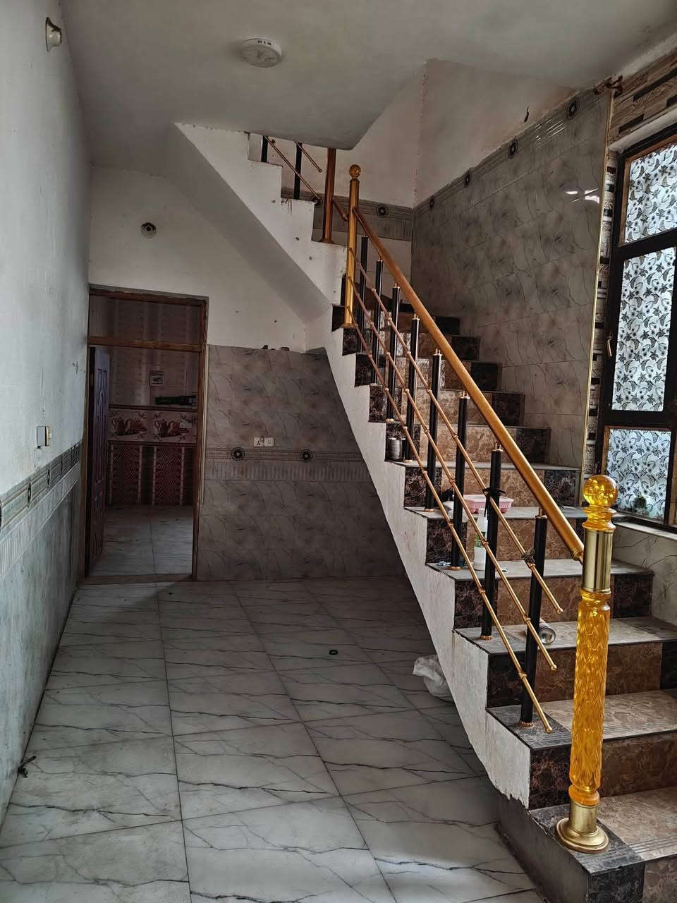 🏠بيت  للايجار
100م 

#حي_الفرات قرب مدارس الصينية

✨ بناء نضيف
• غرفة نوم1
• صالة
• مطبخ
• حمام
• استقبال 

#للاستفسار_اكثر ***********
