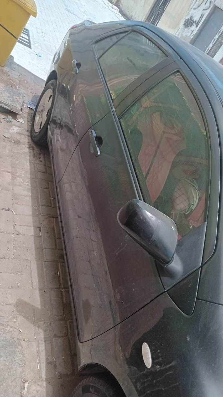 السلام وعليكم تيوتا يارس 2007 
رقم بصره دولي بأسمي 
خليجي مكفوله من الضربه 
كير جديد حداديه جديده تايرات جدد مع ويل كب 
شاشه وكامره ولايت زنون كهربائيات كله شغاله 
مكينه بيه بخار خفيف والقماره والصندوك بيهن جراد 
السعر 62 
*********** البصرة, العراق
