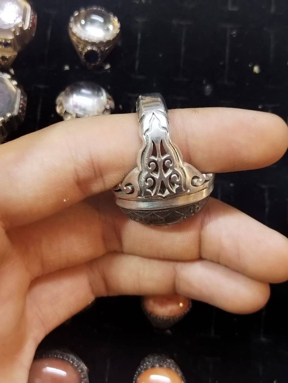 خاتم در النجف صافي حجم كبير مخطوط القلاقل الأربعة خط يدوي صياغة تايلندي ثقيلة قياس الخاتم 29 السعر 150 الف مع التوصيل ***********   او ***********
