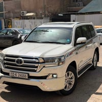 لاندكروز وايت اديشن • ٢٠١٧ • فل مواصفات