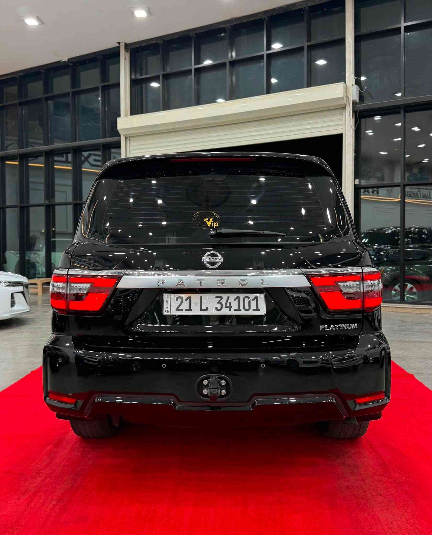 السلام عليكم 
نيسان باترول بلاتينيوم 
موديل : 2019
ماشية : 60000 KM
المواصفات 
فتحة 
بصمة 
بصمة ابواب
صندوك كهرباء 
شاشة 
شاشات خلفية 
كاميرات 360 درجة 
كشنات جلد 
كشنات كهرباء 
كشنات تدفئة + تبريد 
الداخل قرميدي 
 7 راكب 
 3 قطع تبريد 
صاجات 
فور ويل 4*4 
تحكم ستيرن جهتين 
كروز سرعة 
ستيرن كهرباء 
ماوس 
سستم صوت سماعات 
لايت زنون 
بلوجكتور 
لد امامي 
بك لايت لد 
مري شفط كهرباء 
حساسات امامية + خلفية
المكينة 8 سلندر  5600 
(رقم سليمانية الجديد تحويل او وكاله + تظليل بسنوية )
السعر  : 390 وبيها مجال 
ملاحظة: السيارة خليجي مكفولة عدا تكحيل بالكارت بالبنيد .
السيارة مغلفة بأفلام حماية ppf
العنوان : بغداد الكاظمية قرب مرور الكاظمية معارض جكوك 
شركة البحر المميز 
للاستفسار
عبدالرحمن 
 *********** 
 ***********

