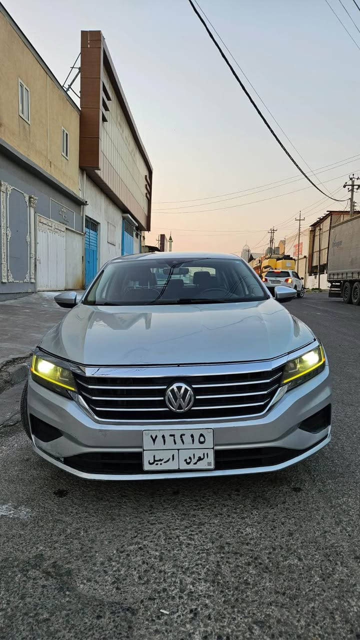 جیتا مۆدێل 2020
مواسەفات فولە بەس پانۆراما و سلایت نیە 
سەیارەکە بێ مەسروفە و حازرە 
وەک صوبغ تەنها بۆنیت صوبغە لەگەڵ هەر دوو جاملغەکەی ئەویش تەنها یەک بست 
صوبغە
قەپ و قۆپ هەیەتی بەس زۆر کەمە 
غەرامەی2,500 هەزاری لەسەرە 
نرخ  یەک دەفتەر و دوازدە وەرەقە 118
رەقەم شانسی 1VWSA7A36LC008062

مۆبایل *********** أربيل, العراق
