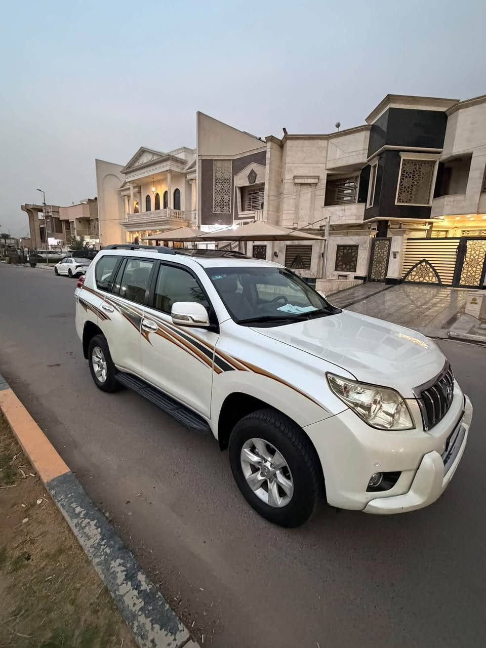 برادو TX.L • ٢٠١٠ • دبل ٧ راكب