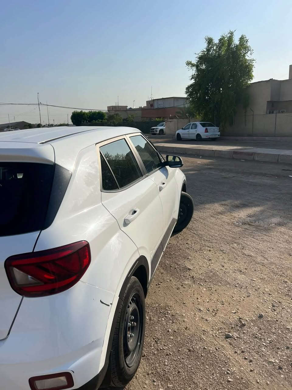 السلام عليكم للبيع فينو موديل 24 رقم بغداد باسمي سياره وارد امريكي نضيفه جدأ استخدام شخصي شي قليل ماشيه 40 الف حادث بسيط فقط دعاميه وبنيد جاهزه من كلشي مكاني بغداد السيديه 

السعر 137 بيها مجال 
‭
***********‬

نص مكتوب في الصور:
- 58107954