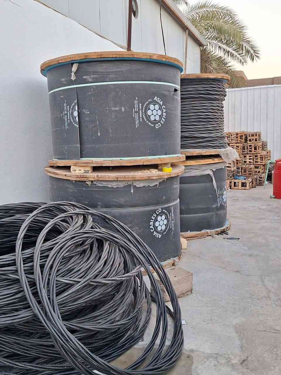 **شركة الرسول *
**لتصنيع أعمدة الكهرباء والأسلاك** ⚡

نقدم لكم أجود المنتجات المصنعة بكفاءة عالية لتلبية احتياجاتكم:

♦️ **أعمدة الكهرباء المتوفرة (مصبوغة وجاهزة):**

1. **عمود مدور واطي:** سمك 3 ملم | طول 9 متر.
2. **عمود مدور واطي:** سمك 3 ملم | طول 8 متر.
3. **عمود مدور عالي:** سمك 3 ملم | طول 11 متر.
4. **عمود مشبك واطي:** سمك 5 ملم | طول 9 متر.
5. **عمود مشبك عالي:** سمك 5 ملم | طول 11 متر.
6. **أعمدة مغلونة (مشبك + مدور):** خاضعة لفحص وزارة الكهرباء وبجميع القياسات (العالي والواطي).

♦️ **المواد والملحقات الكهربائية:**
🔹 أسلاك عالية الجودة وفق المعايير العالمية.
🔹 فناجين (واطي وعالي) لتلبية كافة المتطلبات.
🔹 براكيتات تثبيت قوية وموثوقة.
🔹 كتاوت لنك فيوز بمعايير أمان معتمدة لضمان السلامة.

✅ **خدماتنا المتكاملة:**
(تجهيز — نصب — تسليك — توصيل سريع إلى جميع محافظات العراق)

📢 مستعدون لتجهيز دوائر الدولة، المشاريع الاستثمارية، والمزارع.

📞 **للتواصل والاستفسار:**
*********** 
*********** واتساب 
 

💬 راسلنا الآن عبر الواتساب أو ماسنجر للطلب والاستعلام.

🚚 **خدمة التوصيل السريع متوفرة لأي مكان في العراق!**
هو
