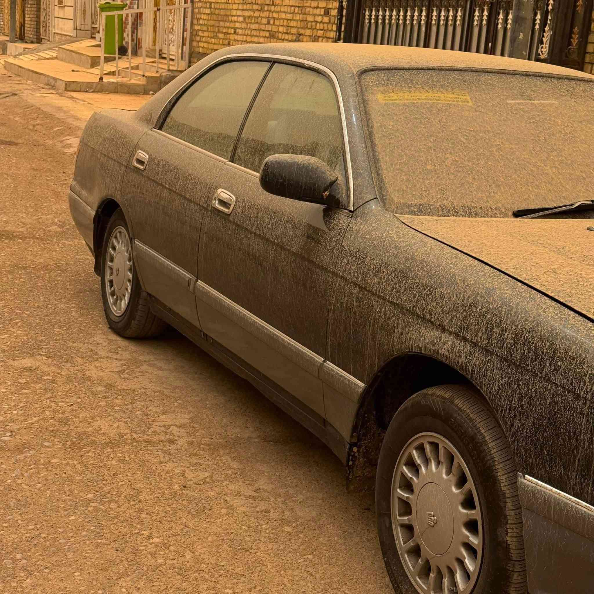 بطة منفصل موديل 1994
سياره توني مبدل الها مكينه وناعمه وخير من الله تبريد شغال سنوية بسمي شخصياً لل 2030
سعرها ٥١ وبيها مجال بسيط 
السيارة احلى من صوره وجاهزه من على اخر حبه 

***********

