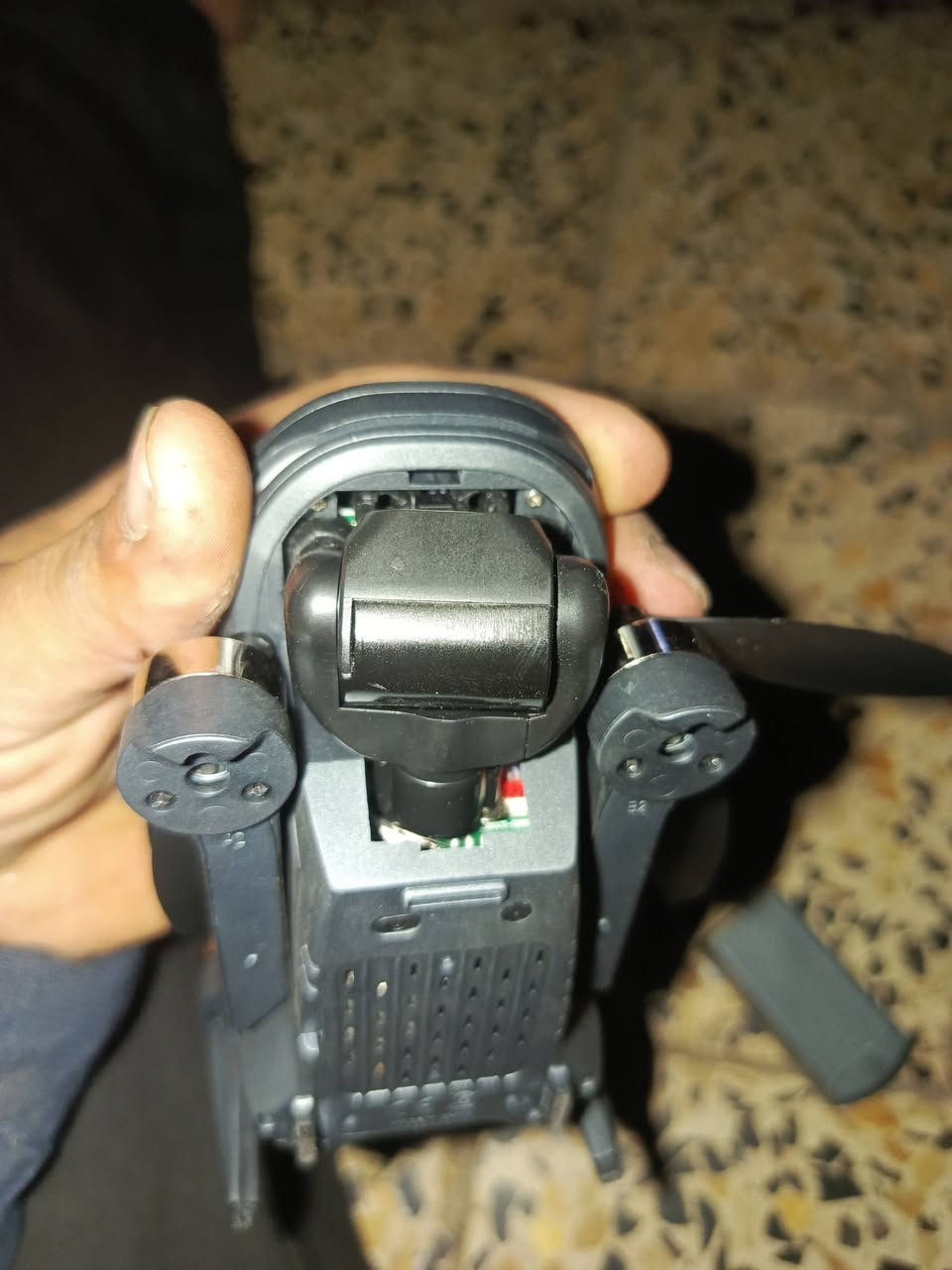 سلام عليكم درون L200pro كامل ملاحقاته بيه بس الكمبل مالته ما يشتغل الكامره ملته 4k ملاحضه الكامره تشتغل بس الكمبل سعر. 95 موجود توصيل جميع المحافظات العراق 🇮🇶
‏‪***********‬‏
