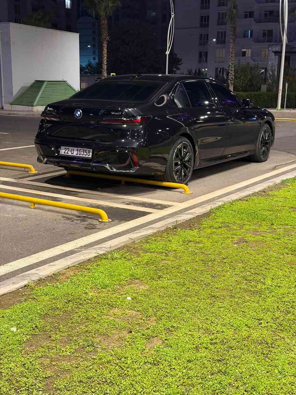 السلام عليكم.
من رخصه صاحب البيج
شباب BMW 740i 2025 شركه العروش بعدها داخل الضمان عليها ppf داخل وخارج ممشى
+ السياره طلب خاص اندقيجول جلد 20,000km
باب كهرباء + التفاف 4 عجلات + شاشه وسطيه بجودة 8k + سماعات مضيئه + مساج امامي خلفي + كشنات خلفي vip السياره بحاله فوق الجيدة
للاستفسار *********** إنستقرام _sjovx
