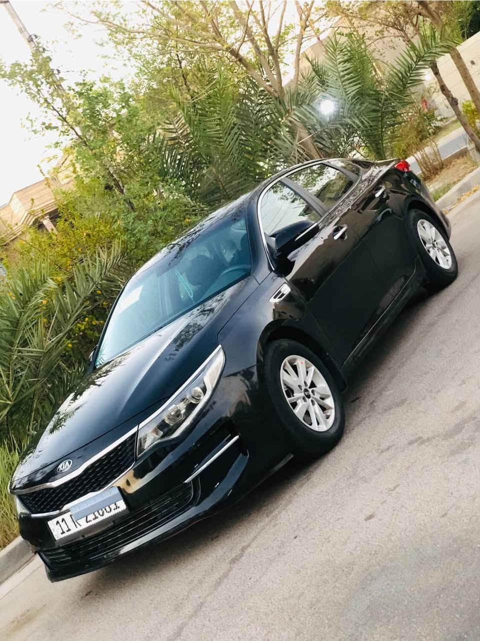 كيا اوبتما ٢٠١٦ امريكي حادثه مرفق بالصور رقم بغداد بأسمي سنويه وهزة ولوحات جديدة
بيه صبغ بنيد وصندوك وفوك يدات البيبان عكس السايق ونص الجاملغ الامامي بدون تبديل كله ليبل واحد وبيه خصرة(دحجة) بسيطه بالشاصي
 الشواصي والتكم مكفولة من الگص واللحيم  
مكينة ٢٤٠٠ (جي دي اي) لاا تبخير ولا تنقيص وتبريد ثلج وصدر وتايرات جدد ماشيه ١٢١  الف ميل
بدون شخوط ولا بارد صافية السيارة 
شاشه وكامرة دوارة وحساسات وتحكم ستيرن
٣ وضعيات قيادة
السياره جاهزة وعليه ادامة 
مكاني بغداد الكرخ
السعر ٩٨$
***********  وبي واتساب
