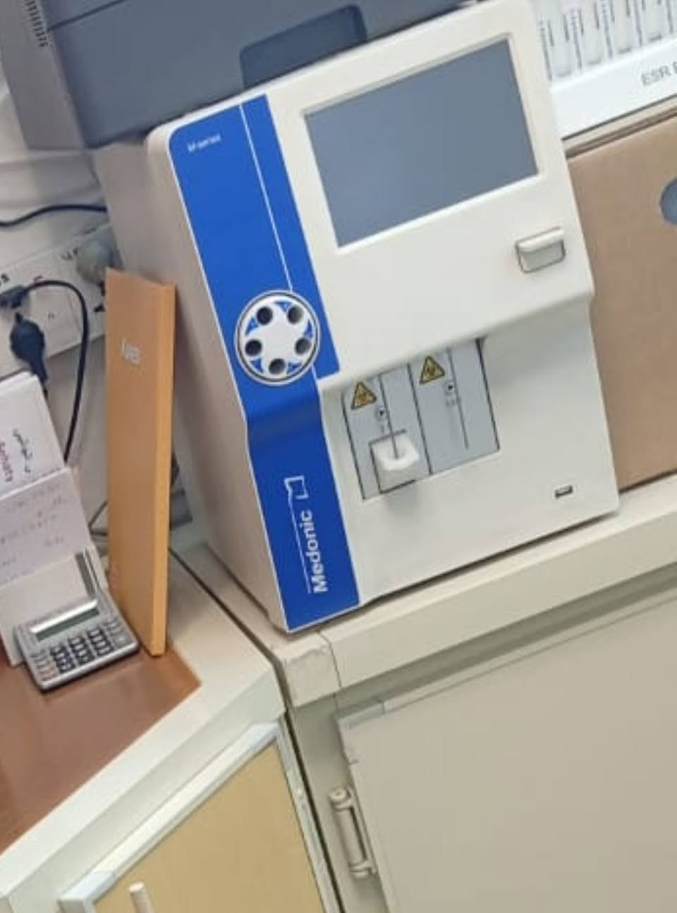 السلام عليكم
مختبر كامل للبيع 
1-semi Auto chemistry mindary 
2-afias 6 
3-waterbath
4-centrifuge عدد2
5-microcentrifuge
6-electron microscope 
7-normal microscope عدد2
8-medonic CBC 3 part 
9-كرسي سحب 
كل الأغراض و الاجهزة هي استعمال شهر و اكو اقل من الشهر 
سبب البيع ظروف خاصة 
الموقع بغداد 
للتواصل عبر الخاص أو عبر الرقم ***********
