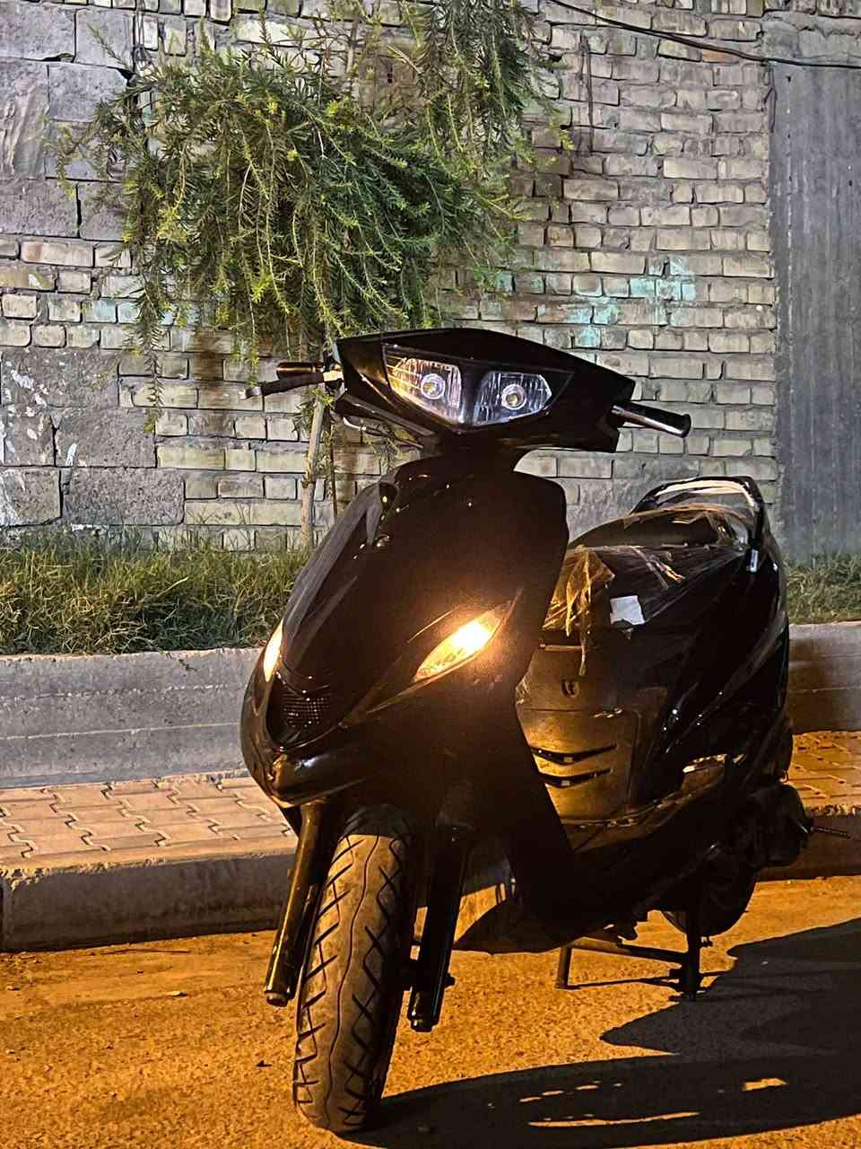 من رخصه ادمن الكروب 
ــ
سلام وعليكم شباب ، دراجه ماكس 140 مثل ما موضح بالصورة كدامكم ، الدراجه تبارك الرحمن تخبل شرط البيع على الفحص فيتر تجيبه وياك و اخذكم وهمين نفحص يم ثنين فيتر ، الدراجه بين قوسين ما ناقصها اي شي ، نهائياً نهائياّ ،من محرك و كهربائيات و الاضويه مالتها ، الدراجه رايدها ب 800 وبيها مجال  شي قليل،  اوراق كامله ، العنوان بغداد رقم التواصل ***********
