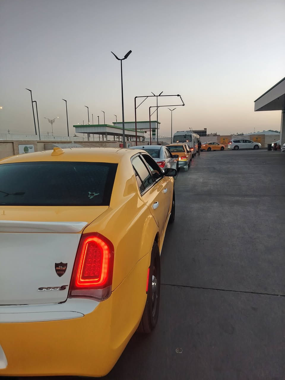 اوباما  19اصل رقم بغداد  بيه تبديل بابين مكينه جديده
كير وحداديه وكسل ومنظومة غازه توني شاده سياره جاهزه على آخر حبايه سعر ١٧٥ وبيه مجال عنوان كربلاء 

***********
