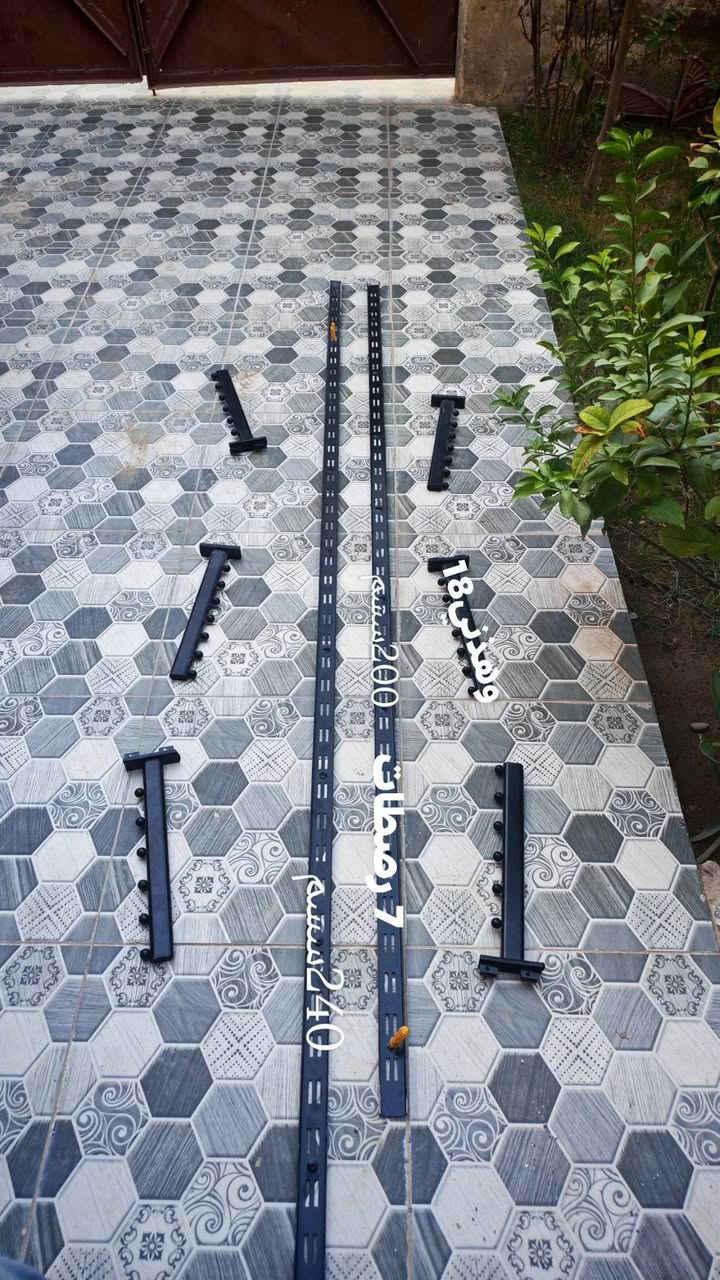 سلام عليكم فتحنه محل وشهر وعزنه وبقن رفوف وراصطات مال ملابس ورفوف ولي يريدهن يتواصل ويايه على هاذه الرقم***********0مكاني بعقوبه كاطون الرازي قرب مرطبات البلور 125وبيهن مجال قليل كلش
