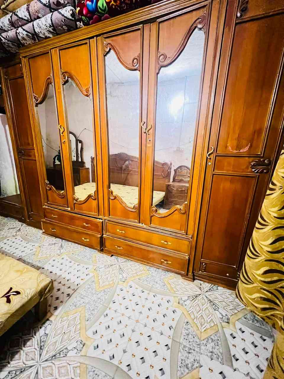 غرفه خشاب البيع خشاب قوي حيل و نضيفه عوزه شويه ترتيب كامله و جاهزه مكاني البصره قضاء القرنه ناحيت الثغر نخلات السعر خاص رقمي ***********
