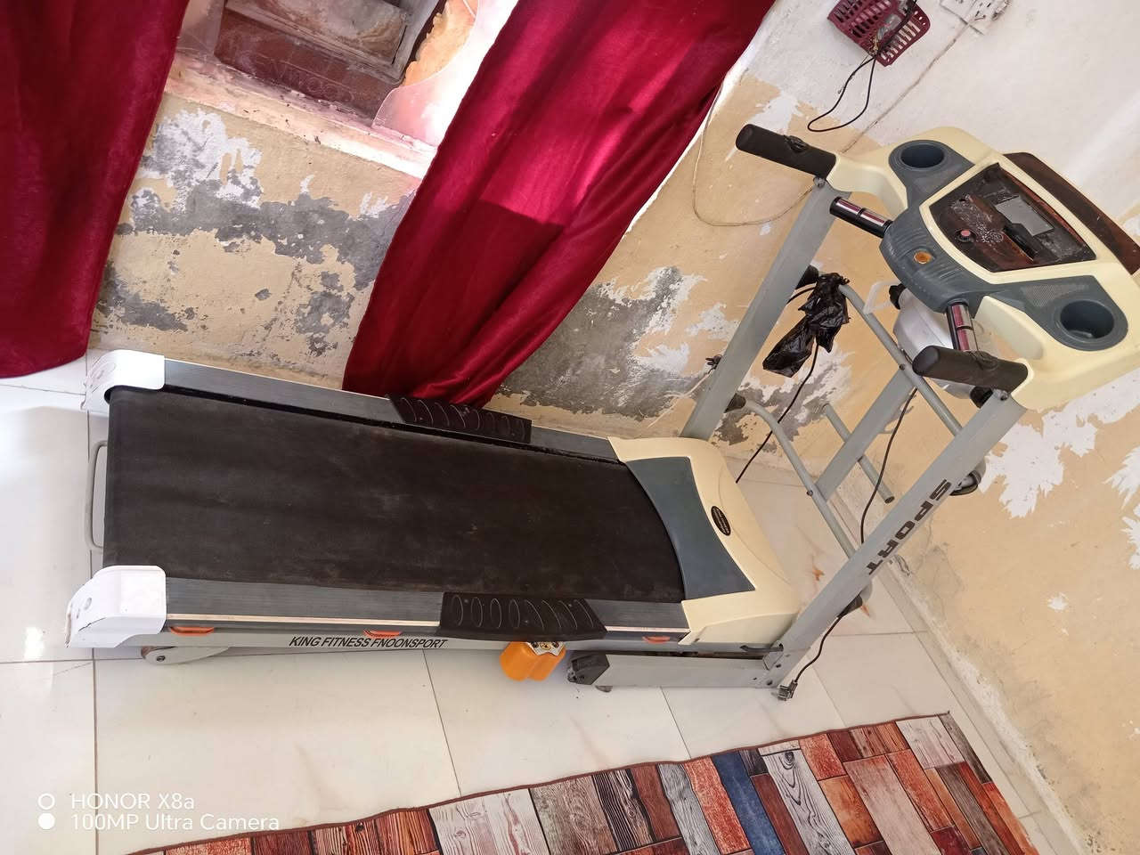 سلام عليكم  للبيع جهاز جري فول مواصفات سرعه 120 ناطع لمس بي ام بيثري صناعه كوريه بي جهاز هتزاز سعر 225وبي مجال مكان القاسم حي العسكري للستفسار ***********
