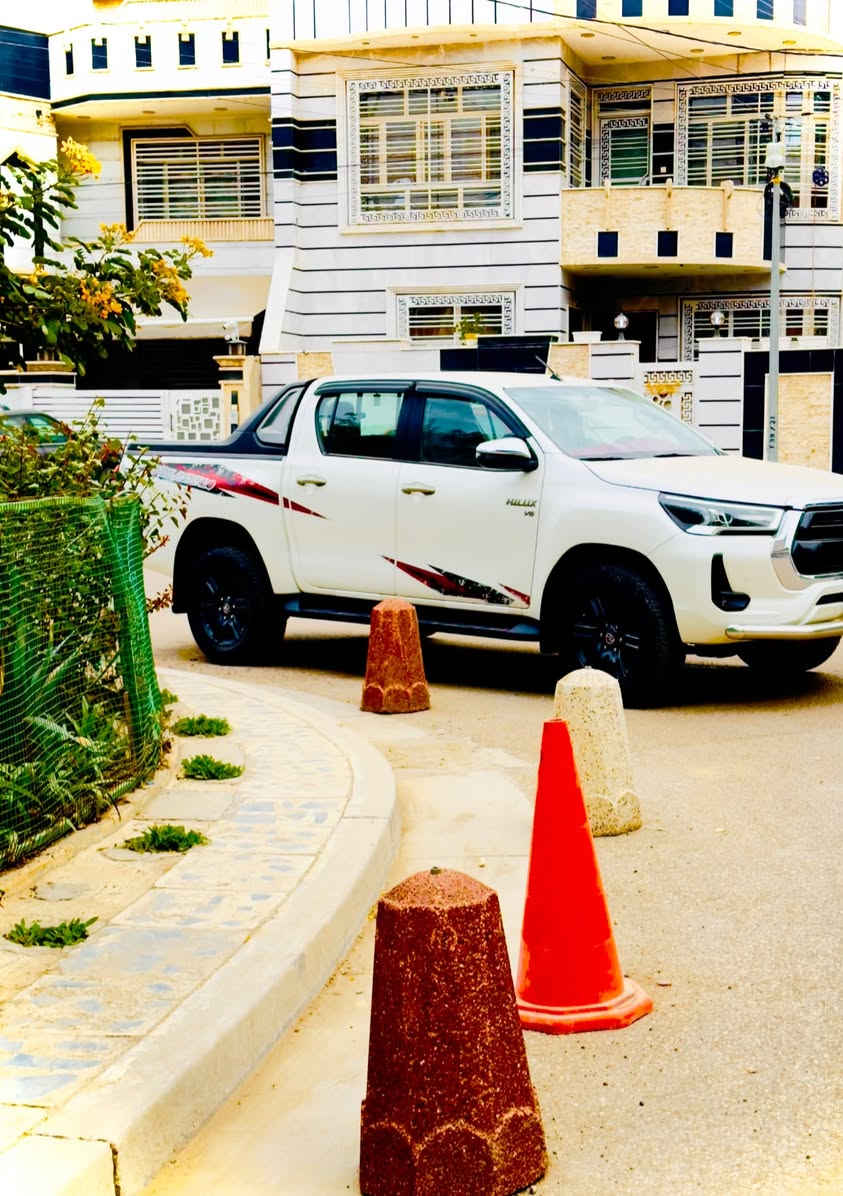 السلام عليكم🫡
للبيع
تيوتا هايلوكس موديل 2022
تي ار دي TRD شركه سيدنهرو 
فول مواصفات 
ماشيه 80
مكفول ماعدا شخوط لي بصوره 
حجم المحرك سته سلندر V6
مكانها بغداد التقاطع النهروان  
السعر $330 و بيه مجال     الاستفسار عل رقم تالي ***********🌹
