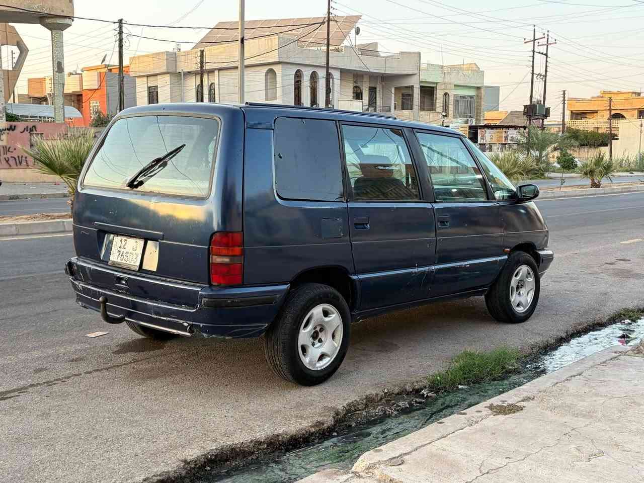 باص ٧ راكب • موديل ١٩٩٢ • كير عادي