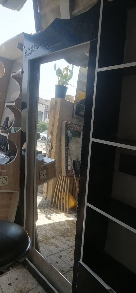 السلام عليكم مرايتين وفاترينا وجاهز بخار كلهن اب ١٠٠ قفل مرايا وحده مفطوره الجامه بغداد حي القاهره ***********

