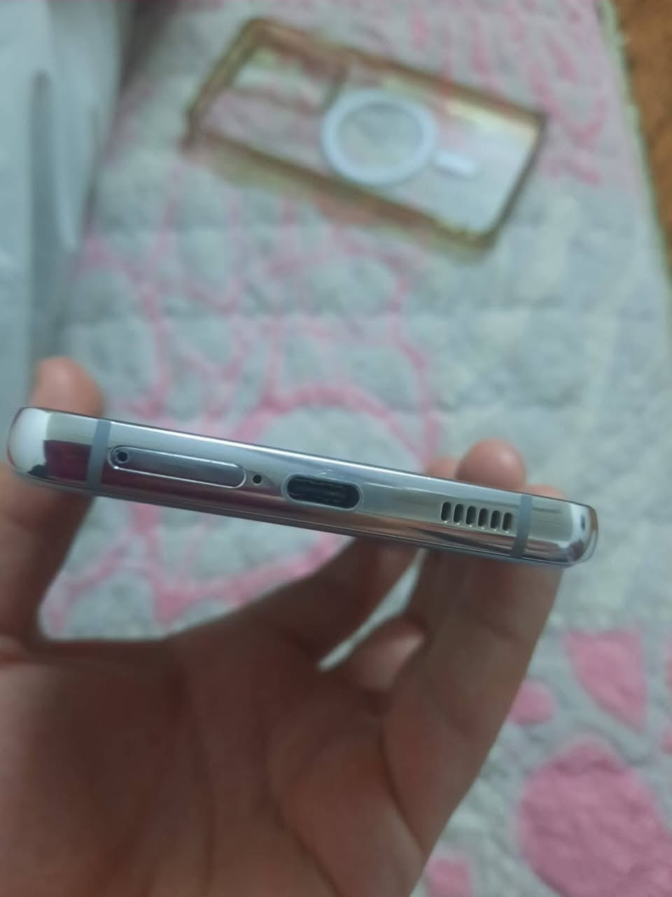 للبيع سامسونج Galaxy S21 Ultra 5G (نسخة أمريكية بلادي) 📱✨
​المعالج: سناب دراجون أقوى وأفضل أداء بدون حماوة
​الذاكرة والرام: 128 جيجا | الرام 16 جيجا
​الحالة: نظيف حيل وأخو الجديد، بدون أي خلل أو تصليح نهائياً شرط الفحص
​** الملحقات:** شاحن أنكر (Anker) الأصلي + حافظة
​الضمان: ضمان فحص لمدة أسبوع كامل للتأكد من كل شيء.
​💵 السعر: 350 ألف (بيه مجال بسيط جداً للجادين فقط).
📍 المكان: بغداد - البياع الشرطه الخامسه
📞 للتواصل وتساب أو اتصال: ***********

