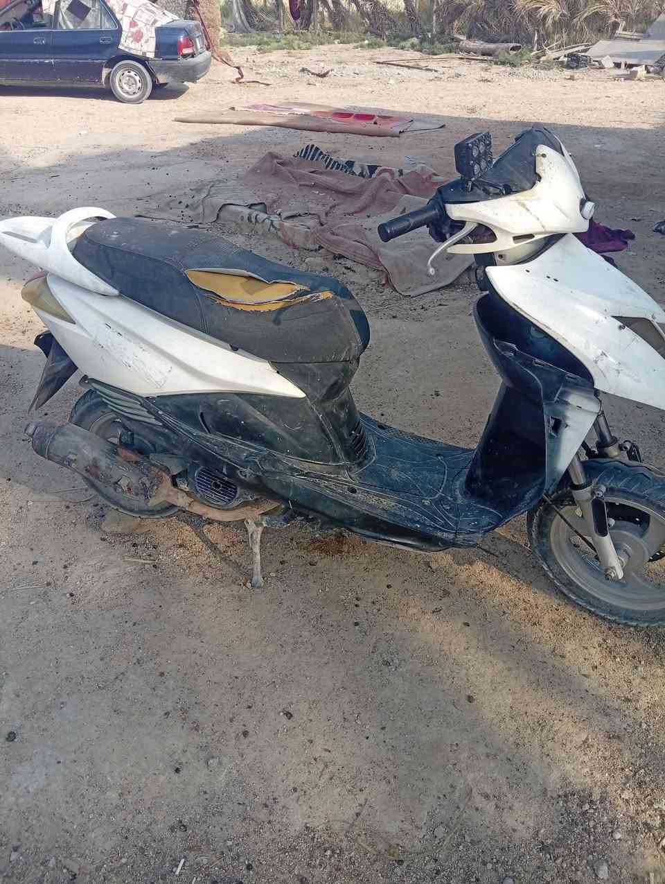 سلام عليكم درجة البيع الدراجه مبدل بس بستم شلعه ومعدل فول كهربياته شغاله الدراجه ب200وبية مجال مكاني نجف شارع المعمل ***********هاذه رقمي
