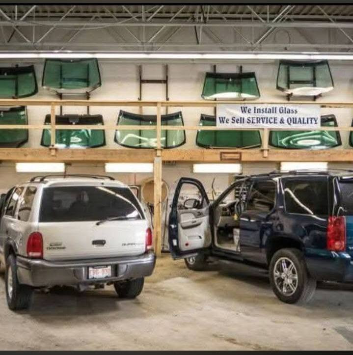 ✅بيع وتركيب زجاج السيارات 🚘
✅افضل شركه زجاج سيارات 🥇
✅جودة اتقان عاليه مع ضمان حقيقي 
✅سليكون مقاوم لسيارات المتئاكله 
✅معى ضمان العمل
متعاقد مع التأمين للستفس***********
يتوفر خدمه __ موقعيه 📍🚚 مجاناً 
      ☎️  ***********
✅اذا كنت ترغب في تغيير زجاج سيارتك نوفر لك افضل انواع زجاج السيارات العالمي 🌐 ( أصلي و تجاري ) 
✅ أكبر المستوردين في العراق  🇮🇶 لجميع انواع السيارات كاف***********☎️
العنوان باب الشيخ قرب مقبرت الغزالي

نص مكتوب في الصور:
- FAST MOBILE SERVICE WINDSHIELD REPLACEMENT