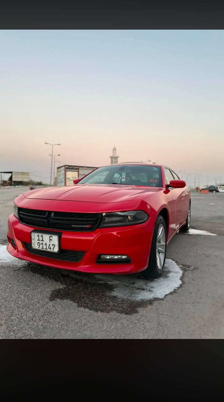 السلام عليكم
***********
 شباب للبيع سيارة دوج جارجر SXT موديل 2017 دخول جديد كتاب ضباط السيارة بأسمي ثاني يوم تحويل كفالة عامة عدا حادثه بارد بالجاملغ السيارة بحالة الوكالة جاهزة للأخير  مواصفات شاشة كبيرة كشن حضن كهرباء تدفئة بالكشنات صور الحادث بالمنشور الشراي يتصل مكاني بغداد غير متواجد عالفيس
