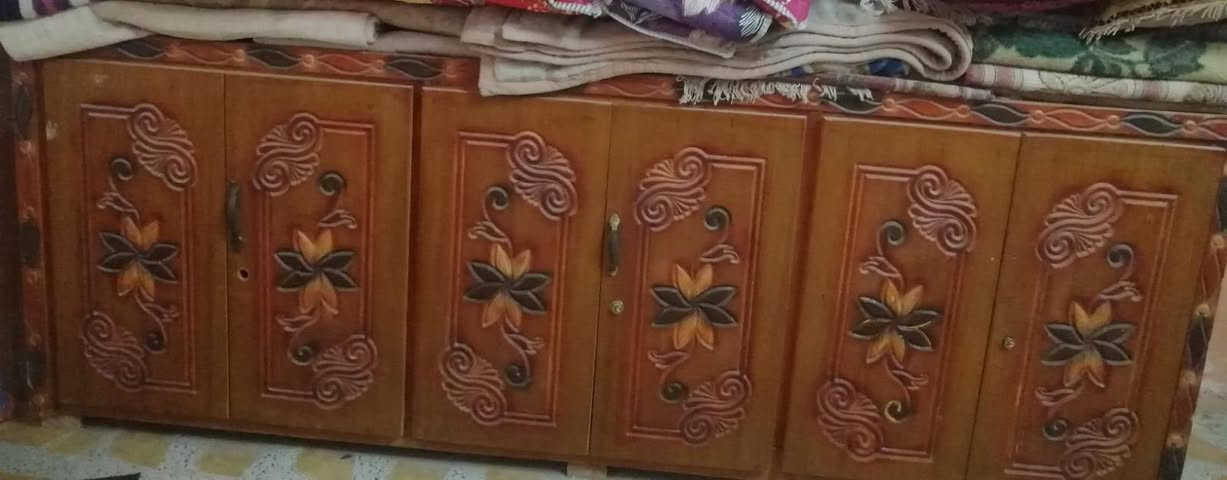 @إشارة سلام عليكم معرض صاج وبوفيه نضيفات ناصريه اسكان صناعي شارع ال صحن عمود 46سعرثنينهن 150وبيه مجال قليل***********
