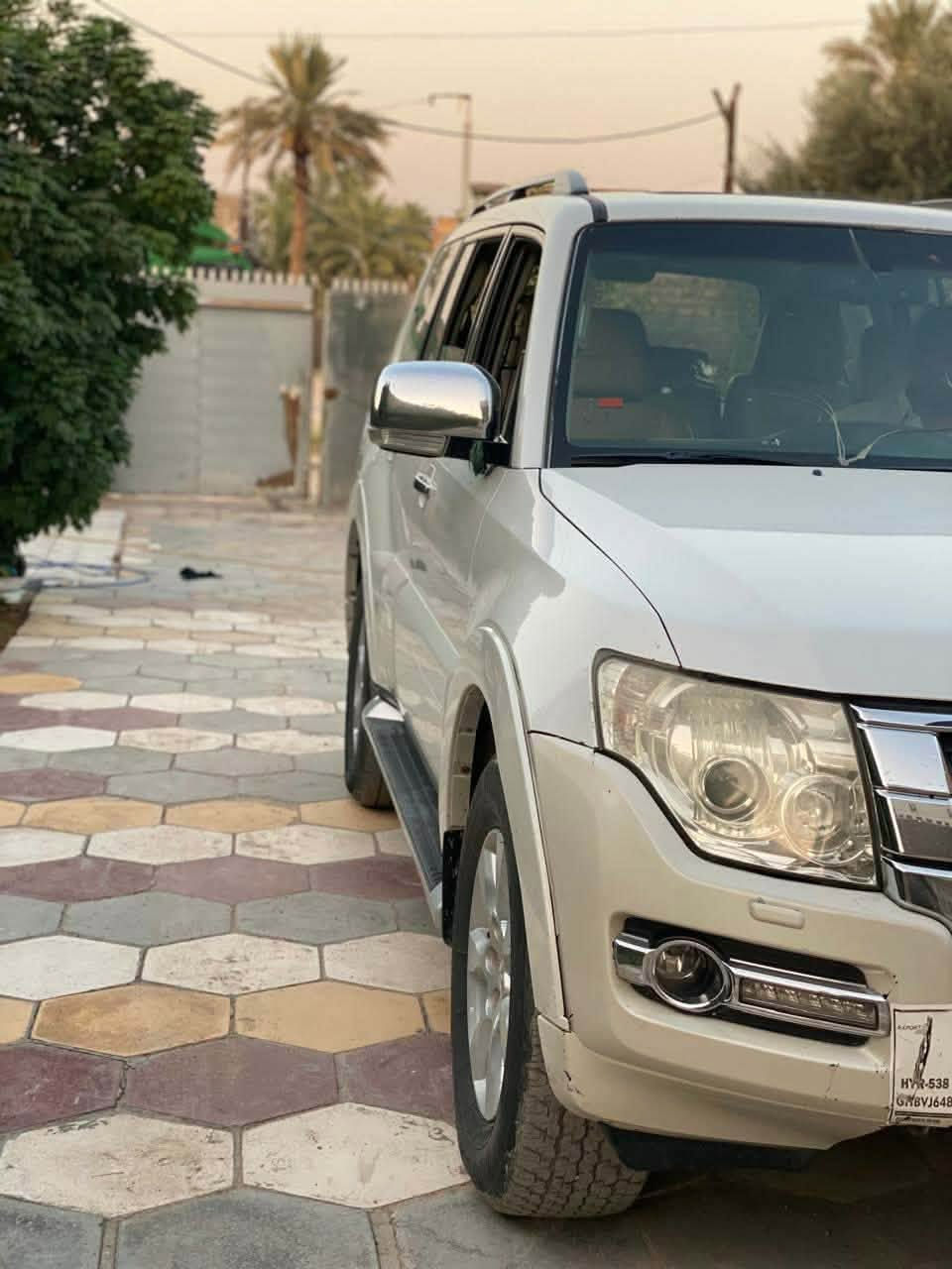 سلام عليكم للبيع باجيرو حبتور 2015 فول موصفات رقم بغداد بسمي مكان بابل ***********
