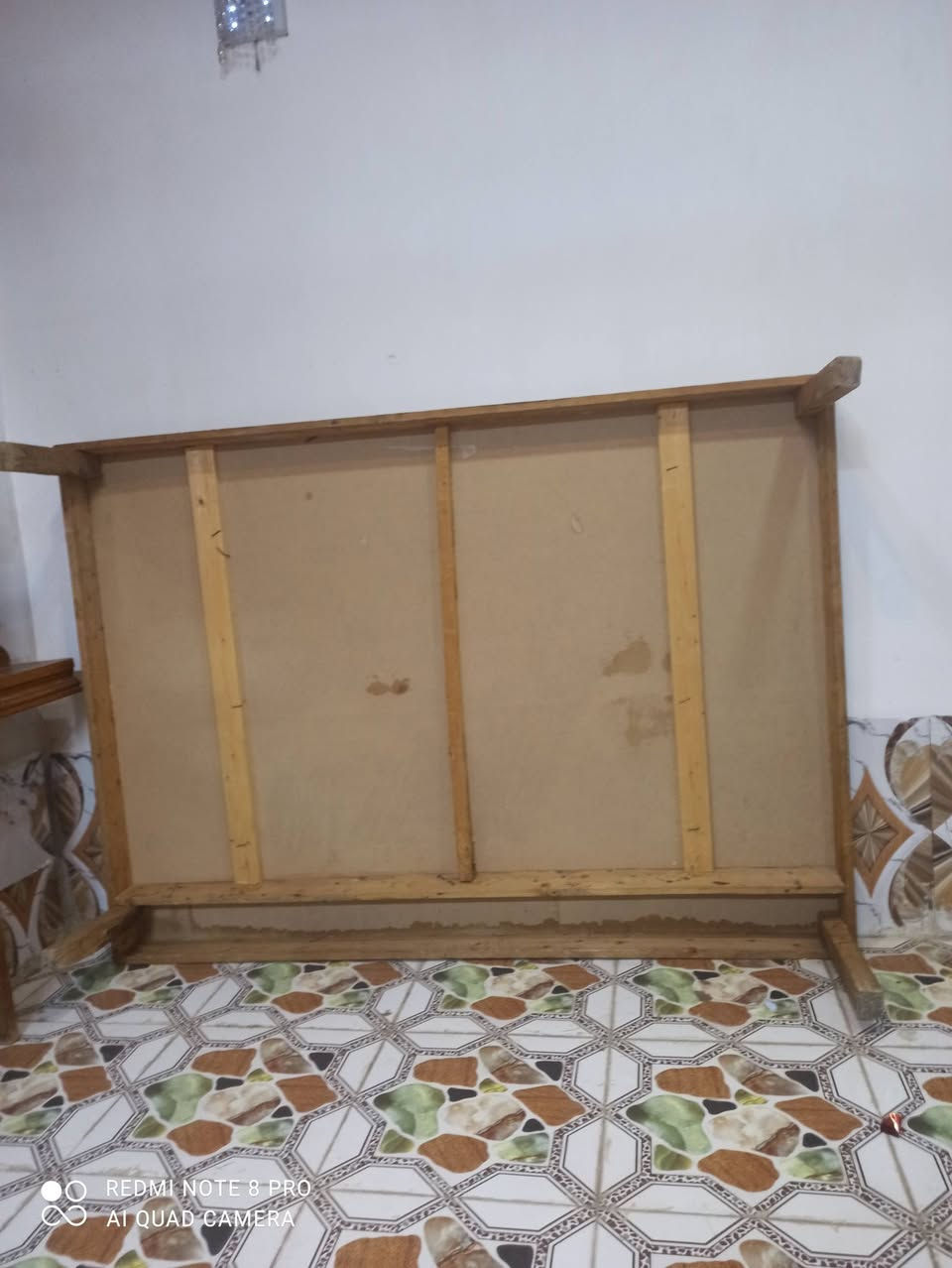السلام عليكم غرفه نوم للبيع نظيفه الغرفه والخشب الاصلي القديم سعر الغرفه 350ألف دينار إلي يحب يتفضل خاص او ع وتساب ***********

نص مكتوب في الصور:
- REDMI NOTE 8 PRO AI QUAD CAMERA