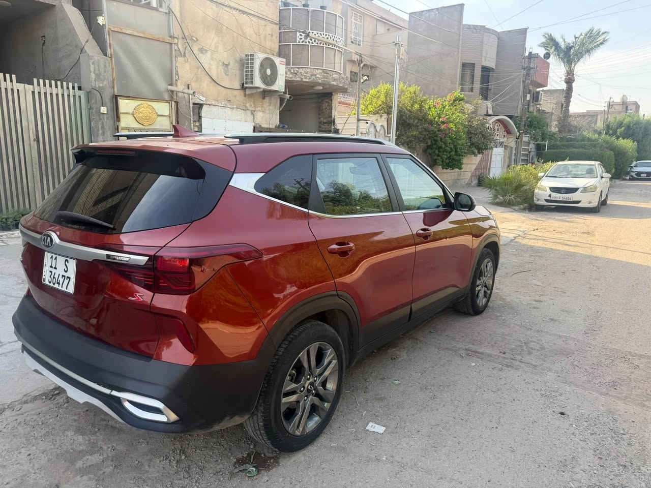 كيا سيلتوس 2021 فئة S رقم بغداد
صور الحادث واضحه جاملغ امامي وشويه صبغ باب السايق وصارت بيها طخه هنا بالجاملغ الخلفي ونصبغه شويه من عنده
جاهزه بدون نقص 
السعر 128 
 سياره جاهزه كير محرك تبريد
رادارات أمامي 
لايتات LED البكلايت LED+ LED أشاير بالمري
مود درايف 3 أنظمة 
نظام أطفاء المحرك أثناء الوقوف في الأزدحام تحديد مسار قياده اليه
وبعد مواصفات 
مكان السياره بغداد حي اور
موبايل ***********
