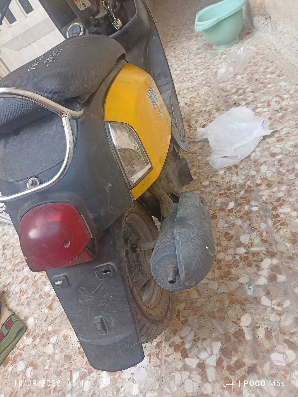 للبيع المكان نجف سعر و تفاصيل الدراجة خاص على الواتساب ***********

نص مكتوب في الصور:
- 18/09/2026 15:44 علي | POCO M5s
- 18/09/2026 15:44
- علش | POCO M5s
- 18/09/2026 15:44 علش | POCO M5s