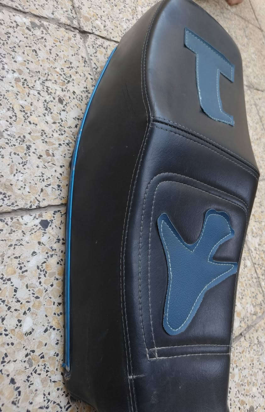 للبيع كشن تفصال جديد سعر 25وبيه مجال 
والتانكي ب20وهم بيه مجال والشراي يدلل نداريه بل سعر 😅
