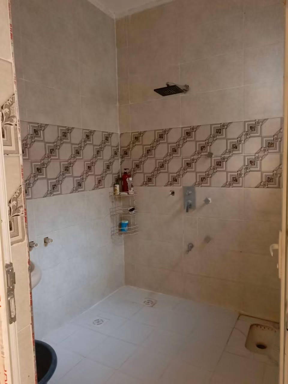 بيت للبيع ملك صرف مساحه 150 متر طابوك بناء حديث 3 غرف نوم سويت
مطبخ صاله صحيات مطابخ 2 مع سبالت مع كاونتر عنوان حس القاده بناء طابوك قاطين بيتونه السعر ب180 مليون بيه مجال للشراي استفسار خاص اتصال عل رقم *********** استاذ خالد للعقارات والاستثمار
