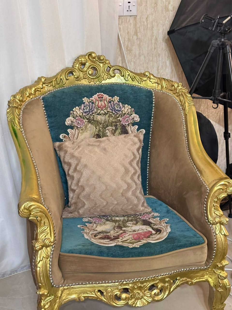 تخم خشب زان مصري 10 مقاعد
نظيف للبيع السعر 800 وبي مجال 

المكان بغداد المنصور البيجيه
*********** وتساب

