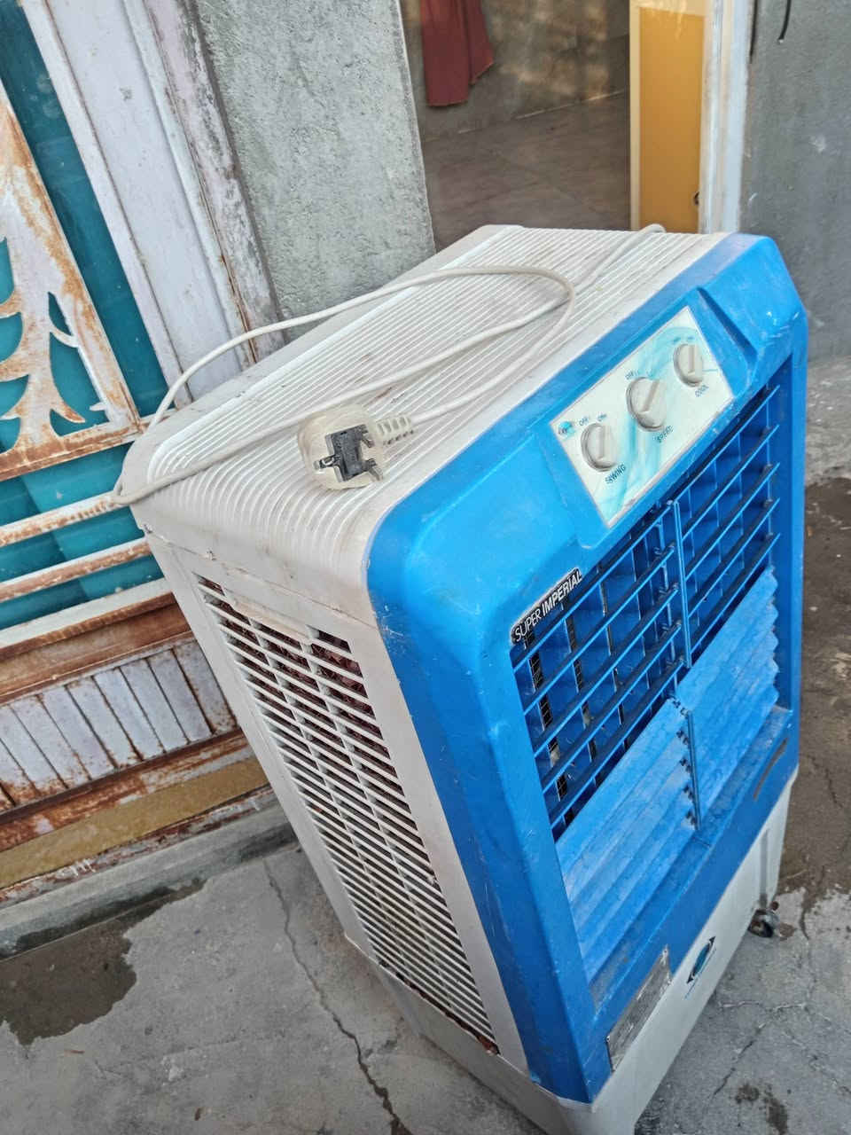 بيع سريع
مبرده نظيفه وصط شغاله
السعر ٦٠ الاتصال ***********
الحر سواده مدرسه حسام
