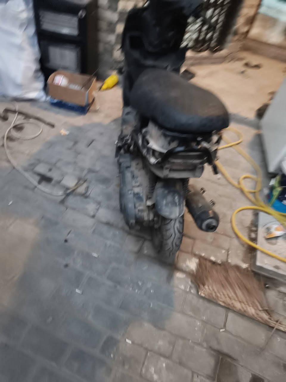 سلام عليكم دراجه gy6 للبيع دراجه كامله كفراته شغاله سلف غراضه كلها كامله نقص بس باتري وتشتغل السعر 150 وبيهه مجال مكاني بغداد الدوره ***********
